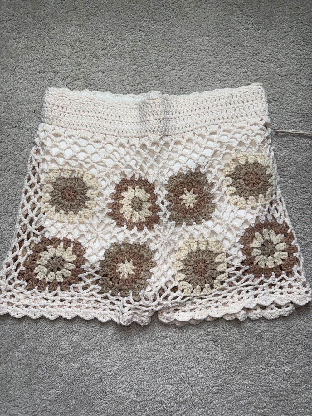 Crochet Elastic-Waist Casual Shorts - Cream
